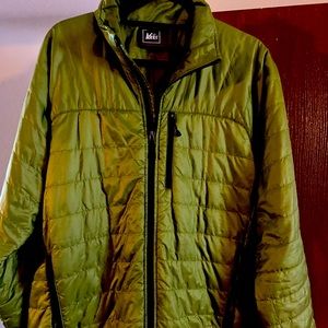 Mens REI green puffy jacket